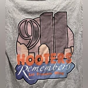 Hooters Gray Crewneck Tee